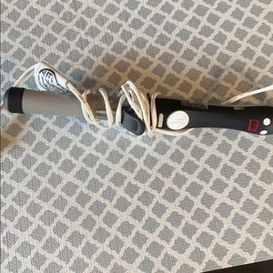 Beachwaver 1.25 inch great condition!